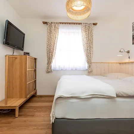 Tonis Apartman *